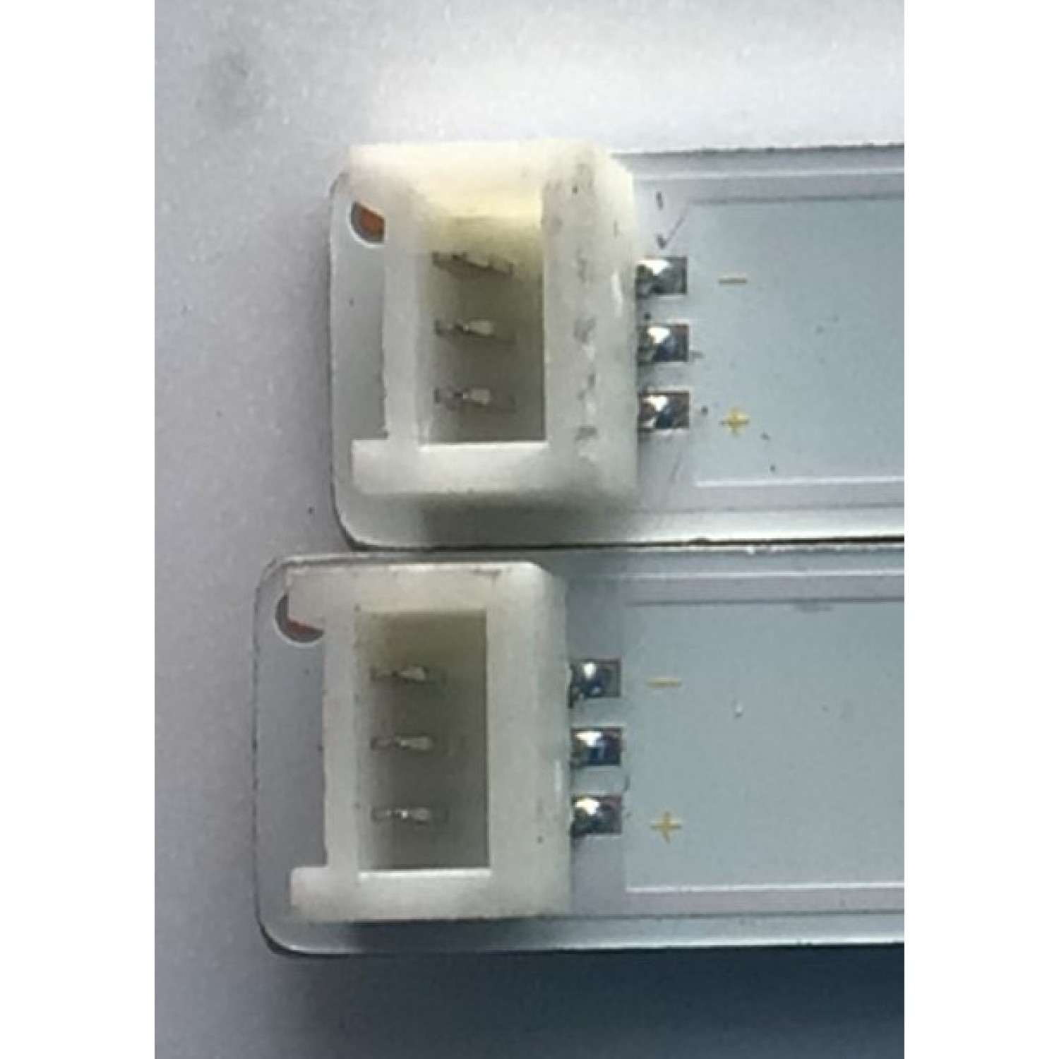KIT DE LED'S PARA TV SONY ((INCOMPLETO SOLO 2 PIEZAS)) / NUMERO DE PARTE STA460A38 / STA460A38_ rev2.0_ 52_ 101210 / MODELO KDL-46EX720 / KDL46EX720 / NOTA IMPORTANTE:KIT CONSTA DE 4 PIEZAS EN TOTAL - Imagen 2
